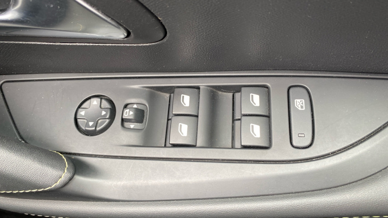 Peugeot 208 1.2 PureTech 100 GT 5dr EAT8 Petrol Hatchback